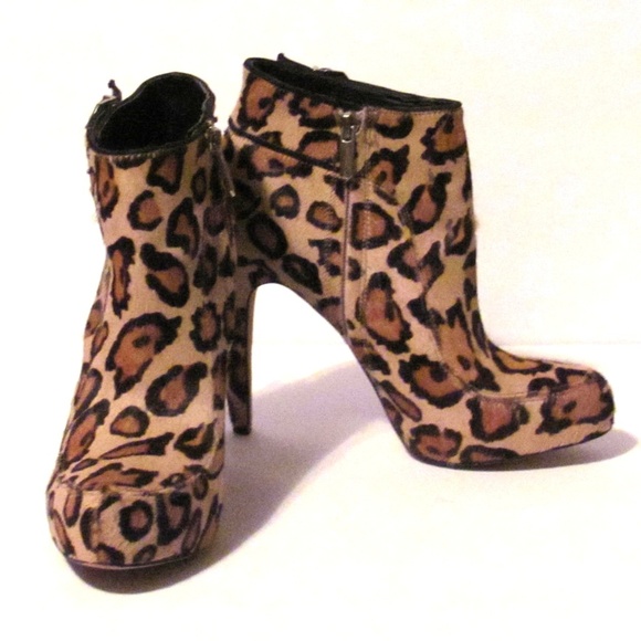 Sam Edelman Calf Fur Leopard Print Ankle Booties - Picture 2 of 8